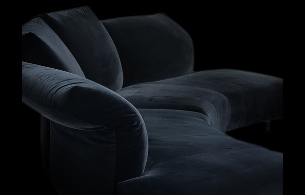 Chaise Lounge In Shell-Shaped Black Velvet Finish - iSurfaces